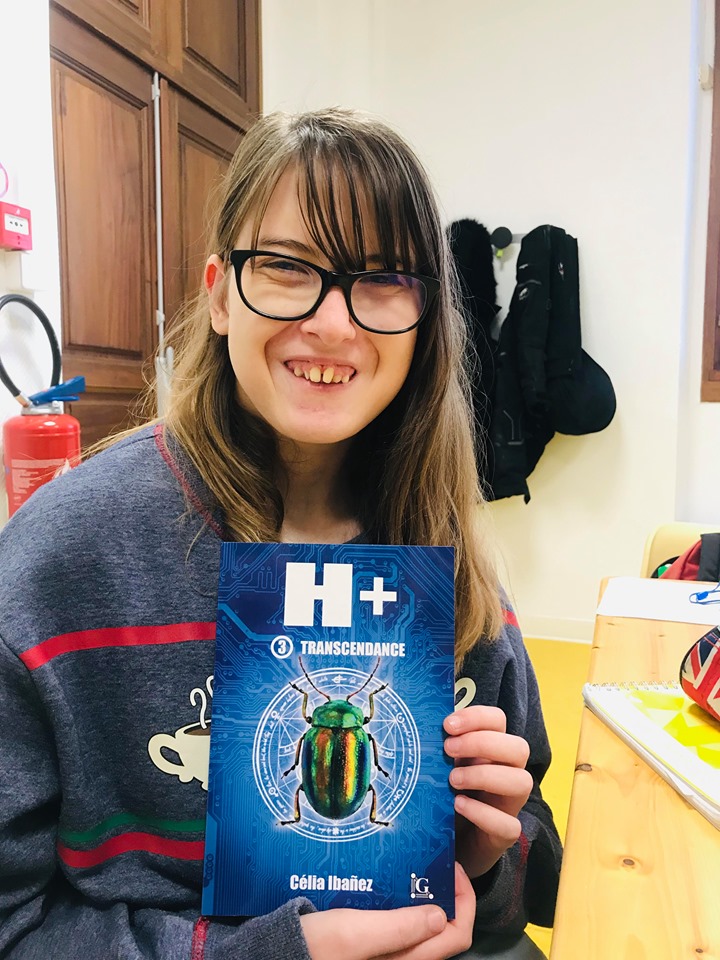 Fanny, une jeune fille que j'ai rencontrée juste avant de passer à l'antenne. Elle m'a dit qu'elle écrivait du fantastique... C'est peut-être la future JK Rowling ?